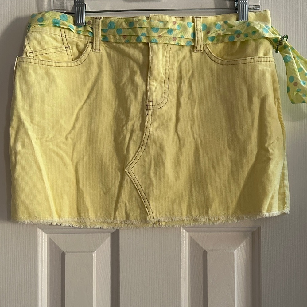 2000s Y2K Butter Yellow Corduroy Mini Skirt Ultra Low Rise NWT Women’s 8 Retro